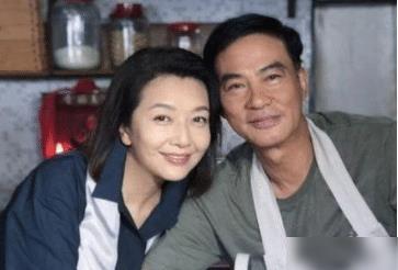 张艺谋任达华女儿闪耀巴黎名媛舞会，东方之美绽放国际舞台