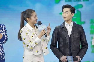 关晓彤给张艺兴音乐话剧打call：真挚友情背后的温暖瞬间