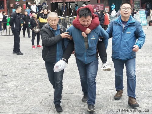 独居母亲不慎摔倒，儿子越洋报警：一场跨越万里的亲情救援