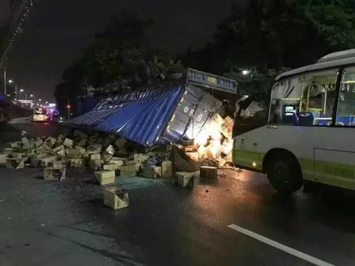 货车超载背后的隐忧：郑州货车司机坠桥事件引发深思