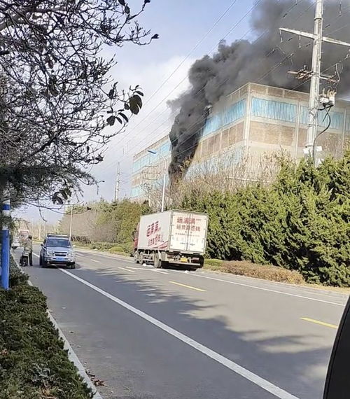 山东荣成冷链仓库火灾：9名失联人员均无生命体征，背后的警示与反思