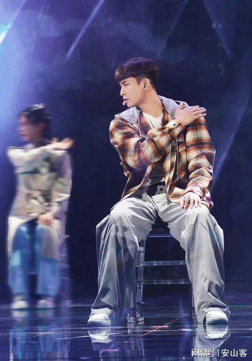 董卿现身张艺兴音乐话剧《受到召唤·敦煌》：一场震撼心灵的艺术盛宴