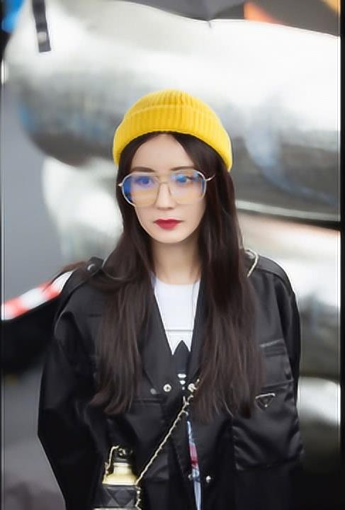 见证真实之美：杨幂湖南卫视跨年素颜彩排照