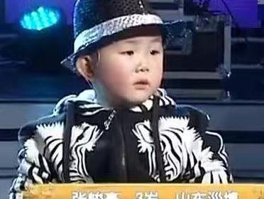 张峻豪正式出道：梦想成真，闪耀舞台