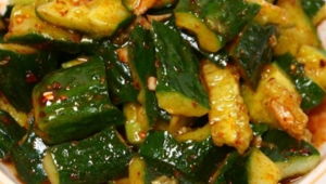 评论丨拌黄瓜厨师“被竞业”，打工人不能任由用人单位拿捏