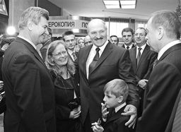 见证历史：卢卡申科再获白俄总统选举胜利