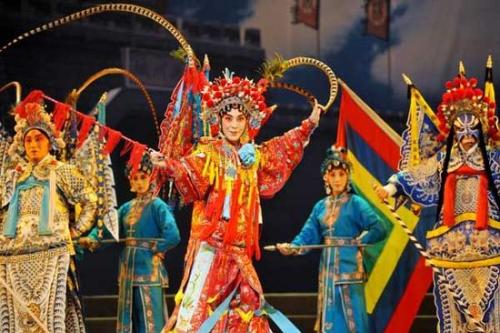 国粹来袭！戏曲串烧《声动梨园》唱出春暖花开丨春晚2025