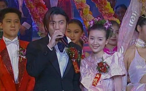 陈小春首登春晚：经典歌曲与新颖舞蹈的完美结合