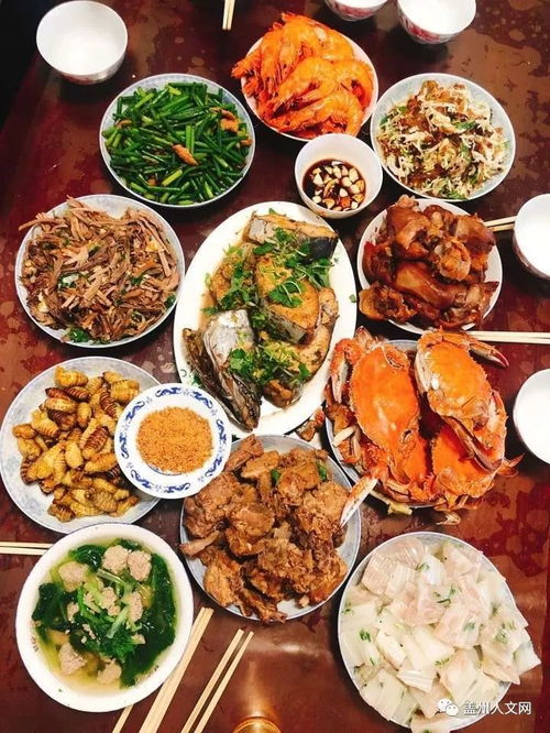 晒出我家年夜饭：传统与爱的盛宴