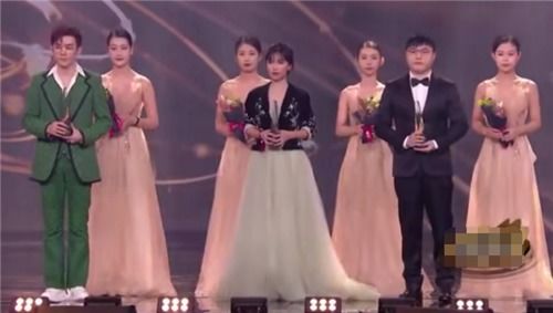 李子柒首次亮相总台春晚：非遗文化的闪耀时刻