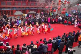 正月初一庙会现场太热闹了