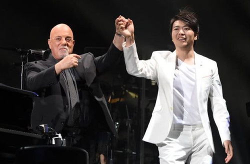 撒贝宁采访埃文·凯尔结束回头逗吴磊：多面才子的精彩瞬间