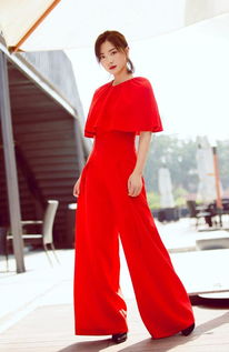 孙千春晚穿搭：一眼望去全是腿，惊艳全场的时尚盛宴