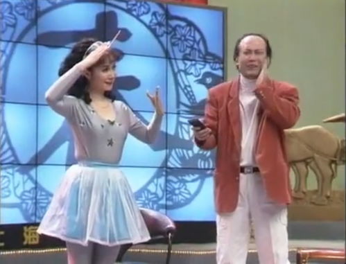 春晚导演回应机器人“没穿裤子”：科技与艺术的碰撞