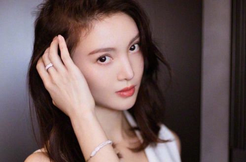 金晨捅篓子背后：娱乐圈风波中的坚韧与重生