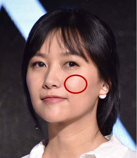 王菲发际线腮红：女神的时尚与真实