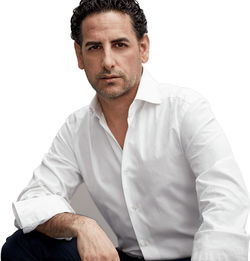 如何评价秘鲁歌唱家弗洛雷兹与周深在2025年春晚演唱的歌曲《山鹰与兰花花》？