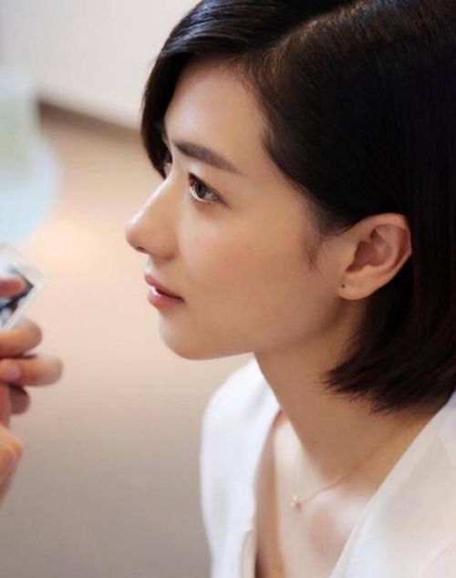 陈哲远锁骨骨折手术：意外背后的温暖与力量