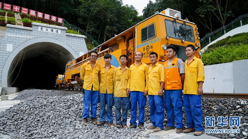 中老铁路上的“年货”守护人：春运背后的默默奉献
