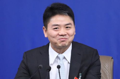 刘强东现身京东物流新春家宴：红衣亮相，温情致辞