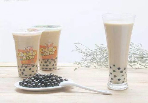 女生捡到奶茶袋，内藏10万现金：意外与责任的交织