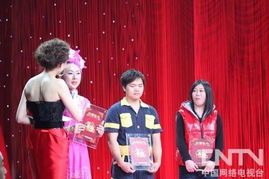 春晚舞台上的奇迹：从点读机女孩到抖音红人