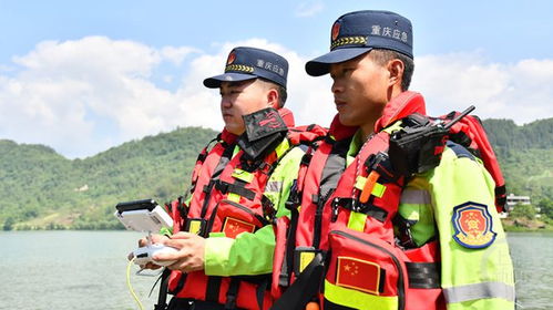 惊心动魄！救援人员操控机器人成功救出落水游客