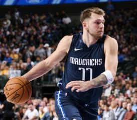 你看好詹姆斯+东契奇的双持球大核组合吗？这两人搭档的话，应该谁来配合谁呢？