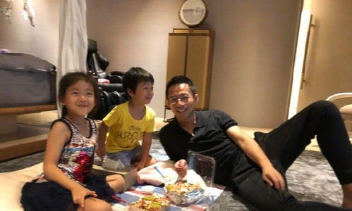 汪小菲抵达台湾：双眼红肿背后的故事