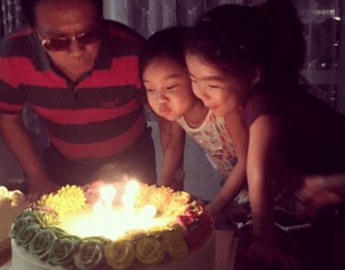 女子过年给姥爷过生日被表弟掀桌子：家庭纷争背后的真相