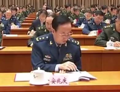 乌克兰军事高层变动：南部军区司令部指挥官辞任的背后