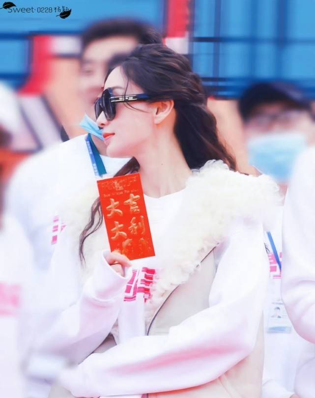 当杨颖与王安宇相遇：《漫影寻踪》民国造型引发热议