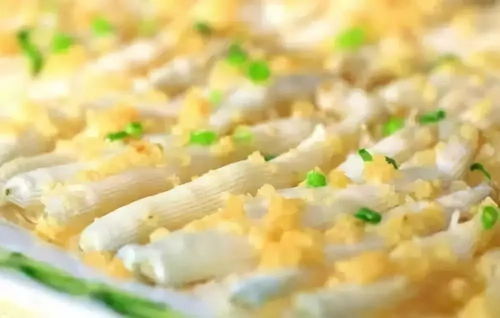 返工族的高铁盛宴：从螺蛳粉到商务餐