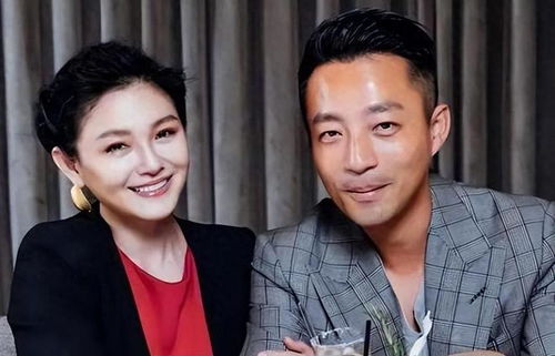 汪小菲抵台后独自一人淋雨散步：一个父亲的心声