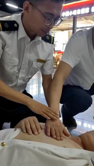 男子赶高铁心脏骤停 一醒就说要上班：生命的奇迹与责任的担当