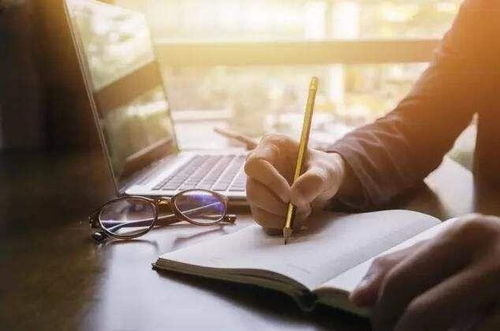 为什么现在的小说读者不再钟情于伟光正的主角？