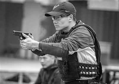 中国特警闪耀迪拜：第六届阿联酋特警挑战赛上的精彩瞬间