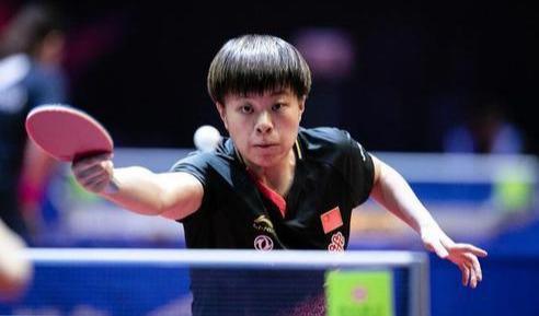 孙颖莎王艺迪3比0大胜，晋级新加坡大满贯女双8强