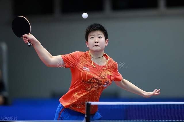 孙颖莎3比0波尔卡诺娃：赛场上的王者风范