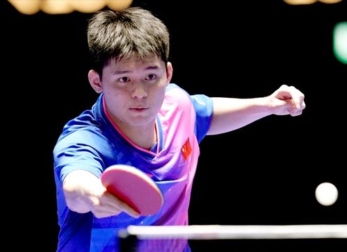 林诗栋晋级男单16强：国乒小将闪耀WTT新加坡大满贯