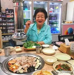 回出租屋吃年货有种委屈感：都市异乡人的春节心声