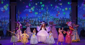 亚冬会观众席上才艺了：冰城哈尔滨的别样热情