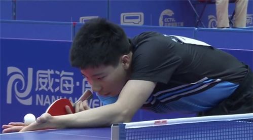 王楚钦：从淋过雨的人到为他人撑伞的蜕变