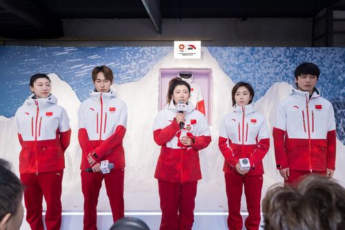 见证荣耀！2025亚冬会中国队首枚奖牌诞生