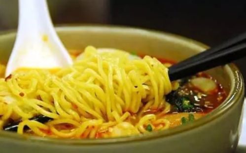 高铁买到过期4年的方便面，女子怒骂“你良心何在”，12306回应