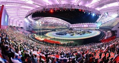 震撼！中国代表团入场全场高唱《歌唱祖国》