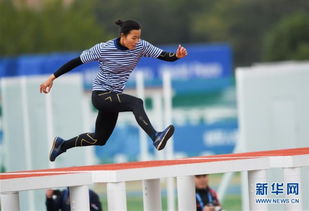 中国队包揽女子坡面障碍技巧冠亚军：谷爱凌与李方慧的闪耀时刻