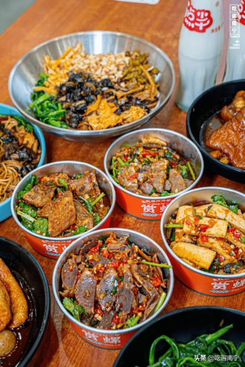 15元吃饱、猛火现炒……它凭什么征服一线城市打工人？