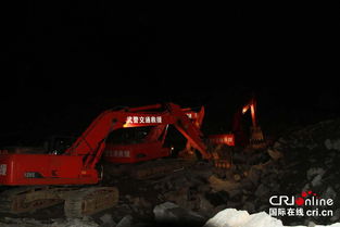 亲历者视角：武警战士抵达四川山体滑坡现场救援的震撼瞬间