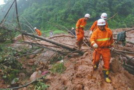 亲历筠连山体滑坡救援现场：生命的希望仍在延续